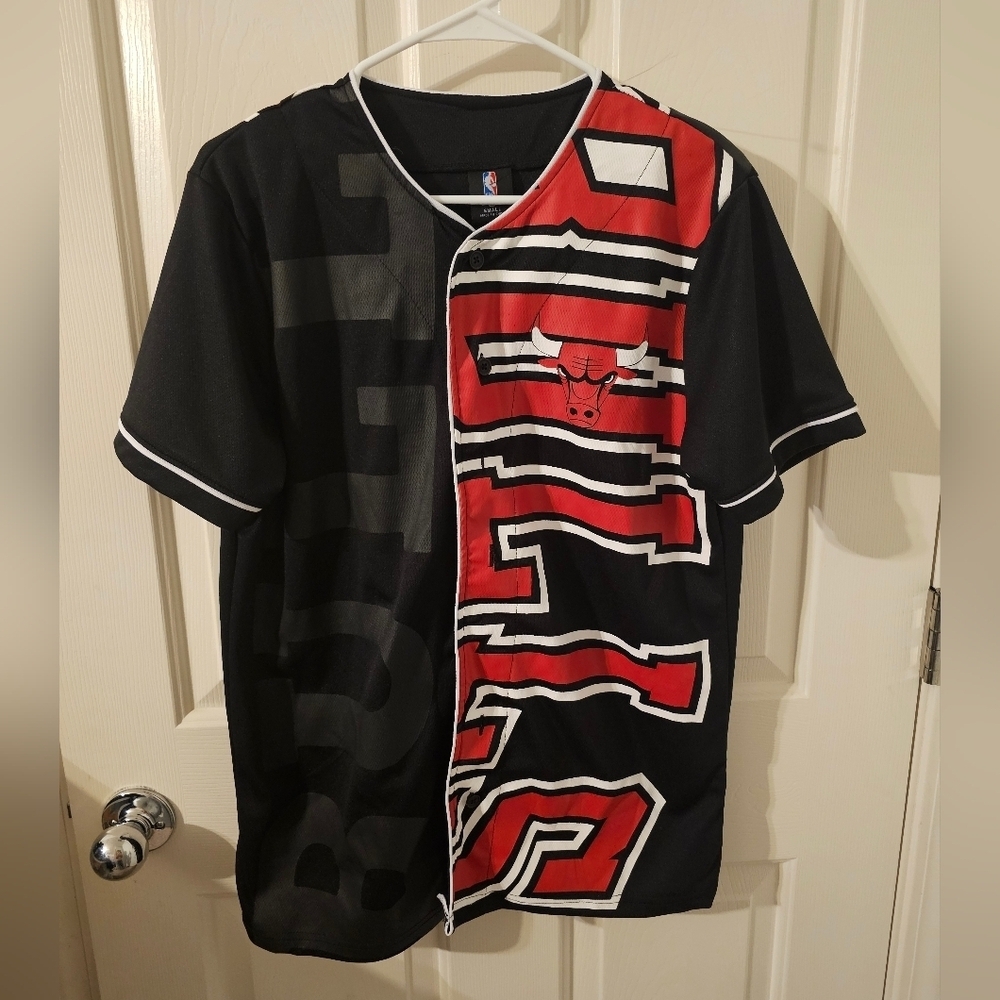 NBA Chicago Bulls Baseball Style Jersey Shirt Black Red Spellout Mens Size S